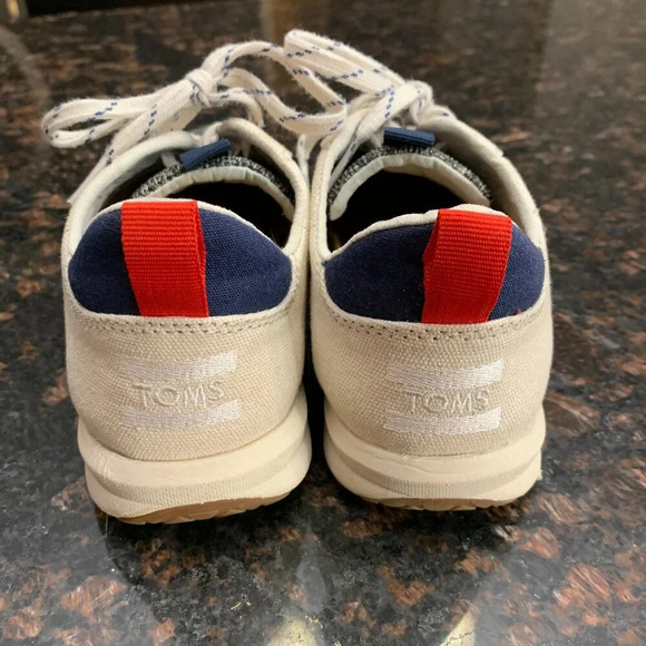 Toms sneakers, womens size 7 - Picture 7 of 8